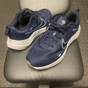 Men's Navy Blue Athletic Shoes